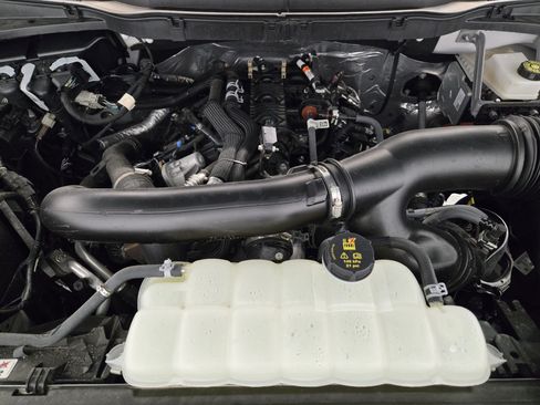 Used 2025 Ford F150 Lariat w/ Equipment Group 501A Mid image 32