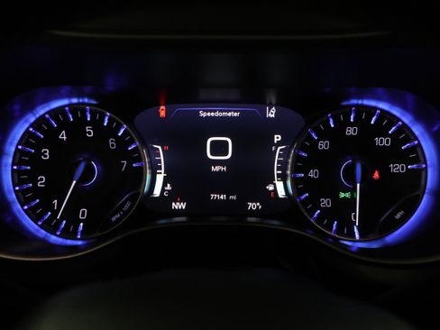 Used 2023 Chrysler Pacifica Touring-L FWD image 18
