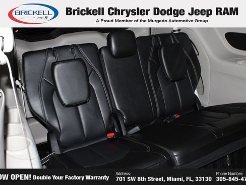 Used 2023 Chrysler Pacifica Touring-L FWD image 14