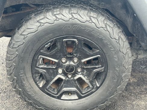 Used 2015 Jeep Wrangler Unlimited Sport image 10