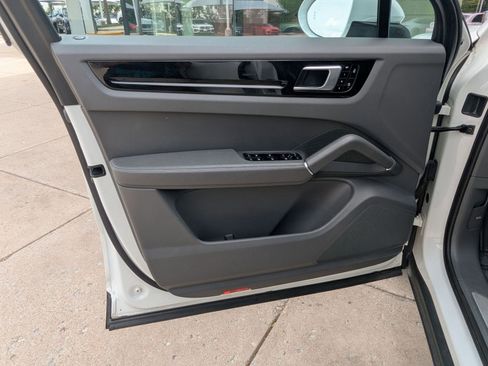 Used 2019 Porsche Cayenne S AWD/4WD image 13