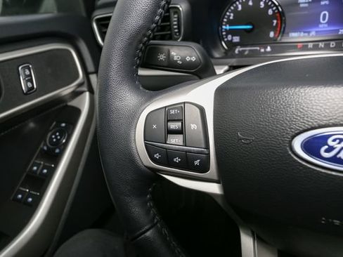 Used 2023 Ford Explorer XLT w/ Equipment Group 202A AWD/4WD image 30
