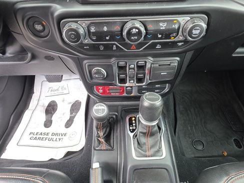 Used 2022 Jeep Gladiator Mojave w/ Cold Weather Group image 24
