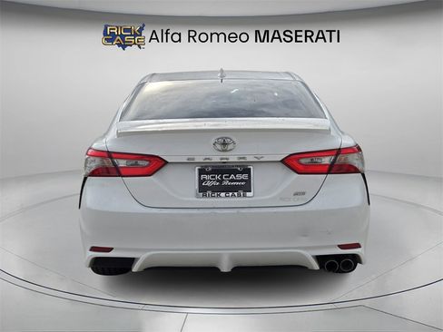 Used 2019 Toyota Camry SE image 5