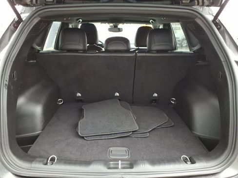 Used 2023 Jeep Compass Latitude image 12