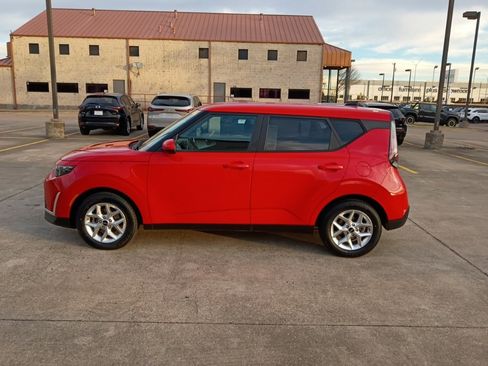 Used 2024 Kia Soul LX w/ Option Group 015 image 4