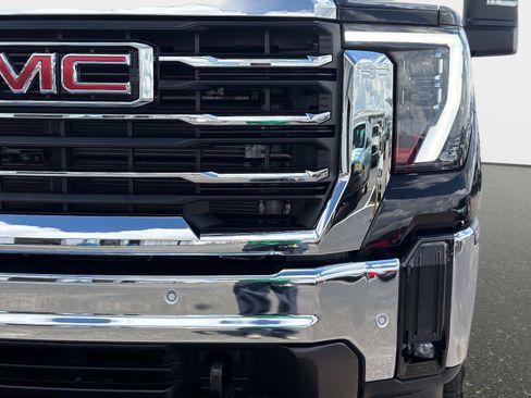 New 2026 GMC Sierra 2500 SLT w/ SLT Premium Package image 9