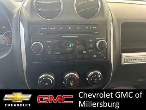 Used 2016 Jeep Compass Latitude AWD/4WD image 16