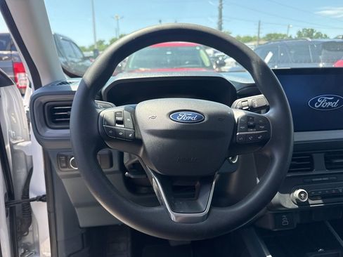 Used 2025 Ford Maverick XL FWD image 3