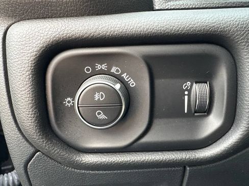 Used 2022 RAM 1500 Big Horn AWD/4WD image 21