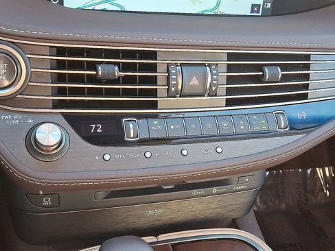 Certified 2020 Lexus LS 500 AWD w/ Interior Upgrade Package image 17