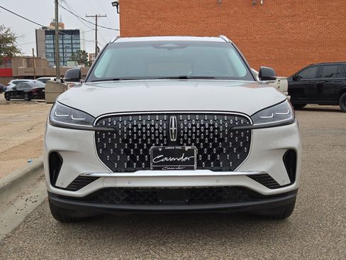 Used 2025 Lincoln Aviator Reserve w/ Luxury Package image 10