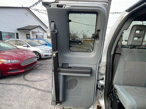 Used 2012 Ford F250 XLT w/ Snow Plow Prep Pkg image 30