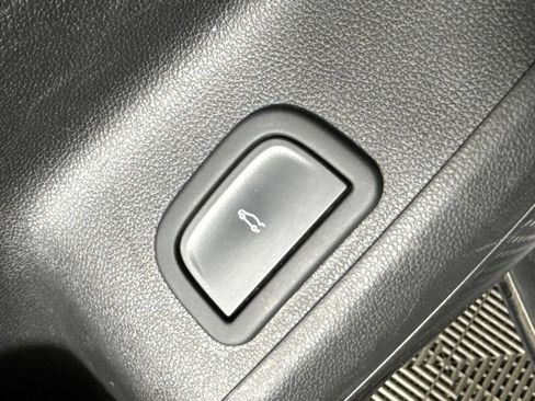 Certified 2026 Chevrolet Traverse LT AWD/4WD image 28
