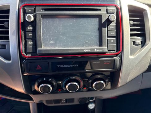 Used 2015 Toyota Tacoma PreRunner w/ SR5 Package RWD image 22