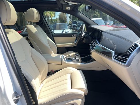 Used 2022 BMW X5 xDrive40i w/ Premium Package AWD/4WD image 33