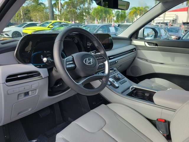 Certified 2025 Hyundai Palisade SEL FWD image 17