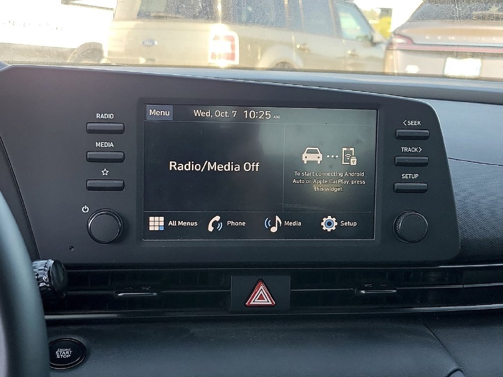 Used 2025 Hyundai Elantra Sport FWD image 17