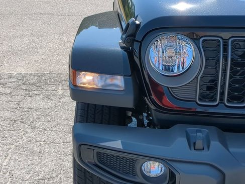 New 2025 Jeep Gladiator Sport image 8