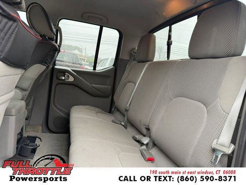 Used 2014 Nissan Frontier SV w/ SV Value Truck Package AWD/4WD image 16