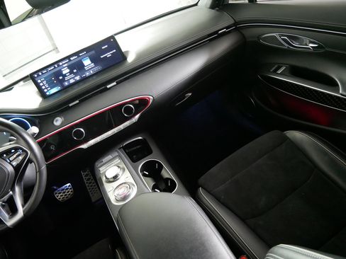 Used 2022 Genesis GV70 3.5T Sport w/ Sport Prestige Package image 11