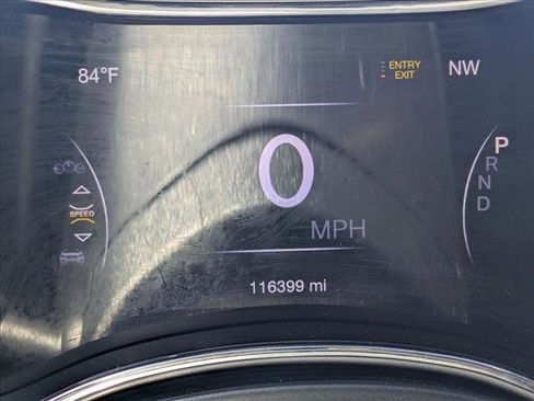 Used 2022 Chrysler Pacifica Touring-L FWD image 9
