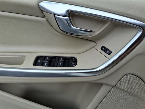 Used 2013 Volvo S60 T5 image 28