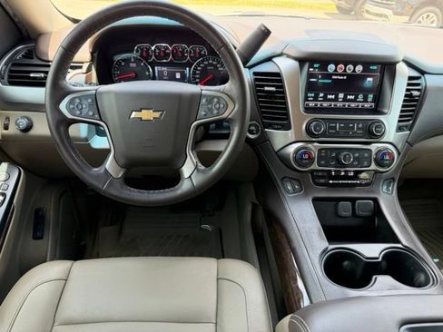 Used 2019 Chevrolet Tahoe LT w/ LT Signature Package RWD image 16