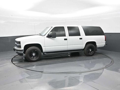 Used 1997 Chevrolet Suburban 2500 w/ Preferred Equipment Group 2 image 5