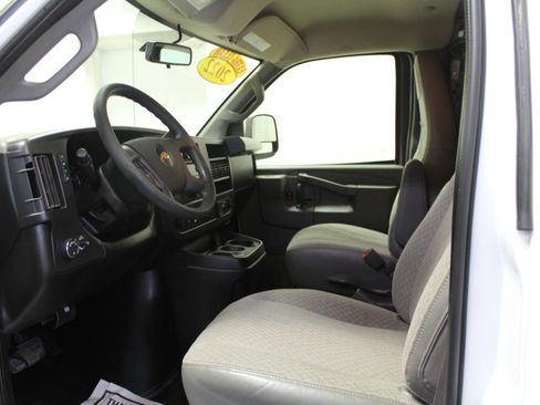 Used 2022 Chevrolet Express 3500 Extended w/ Driver Convenience Package RWD image 17