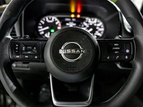 Used 2023 Nissan Rogue SV image 12