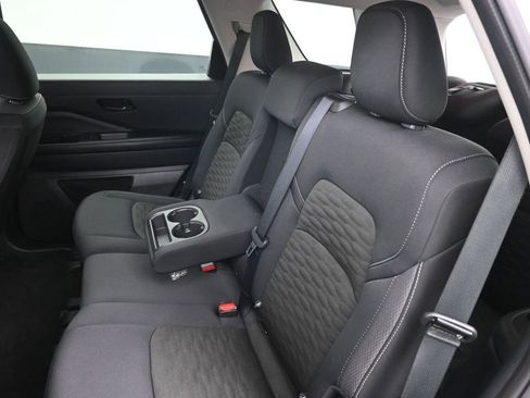 Used 2025 Nissan Pathfinder SV image 23