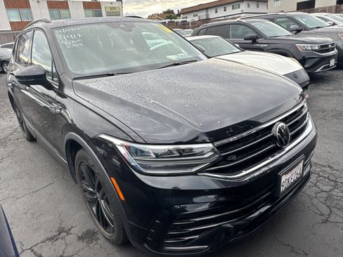 Used 2022 Volkswagen Tiguan SE R-Line image 2