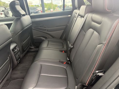 Used 2024 Jeep Wagoneer Launch Edition AWD/4WD image 14