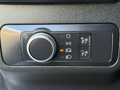 Used 2020 Ford Escape SE image 30