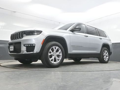 Used 2022 Jeep Grand Cherokee L Limited AWD/4WD image 34
