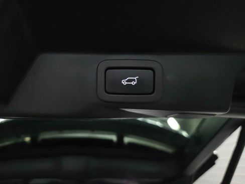 Used 2018 Land Rover Range Rover Sport SE AWD/4WD image 39