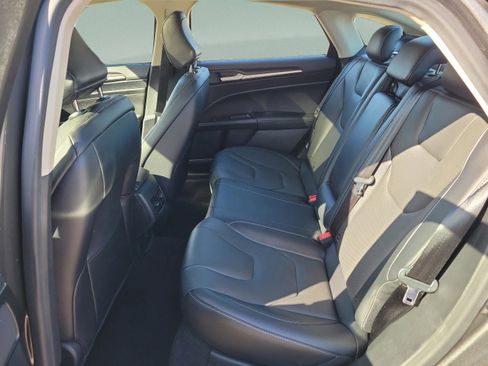 Used 2020 Ford Fusion Titanium image 10