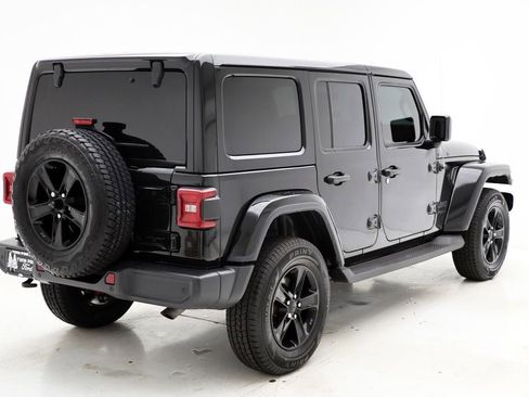 Used 2022 Jeep Wrangler Unlimited Sahara image 8