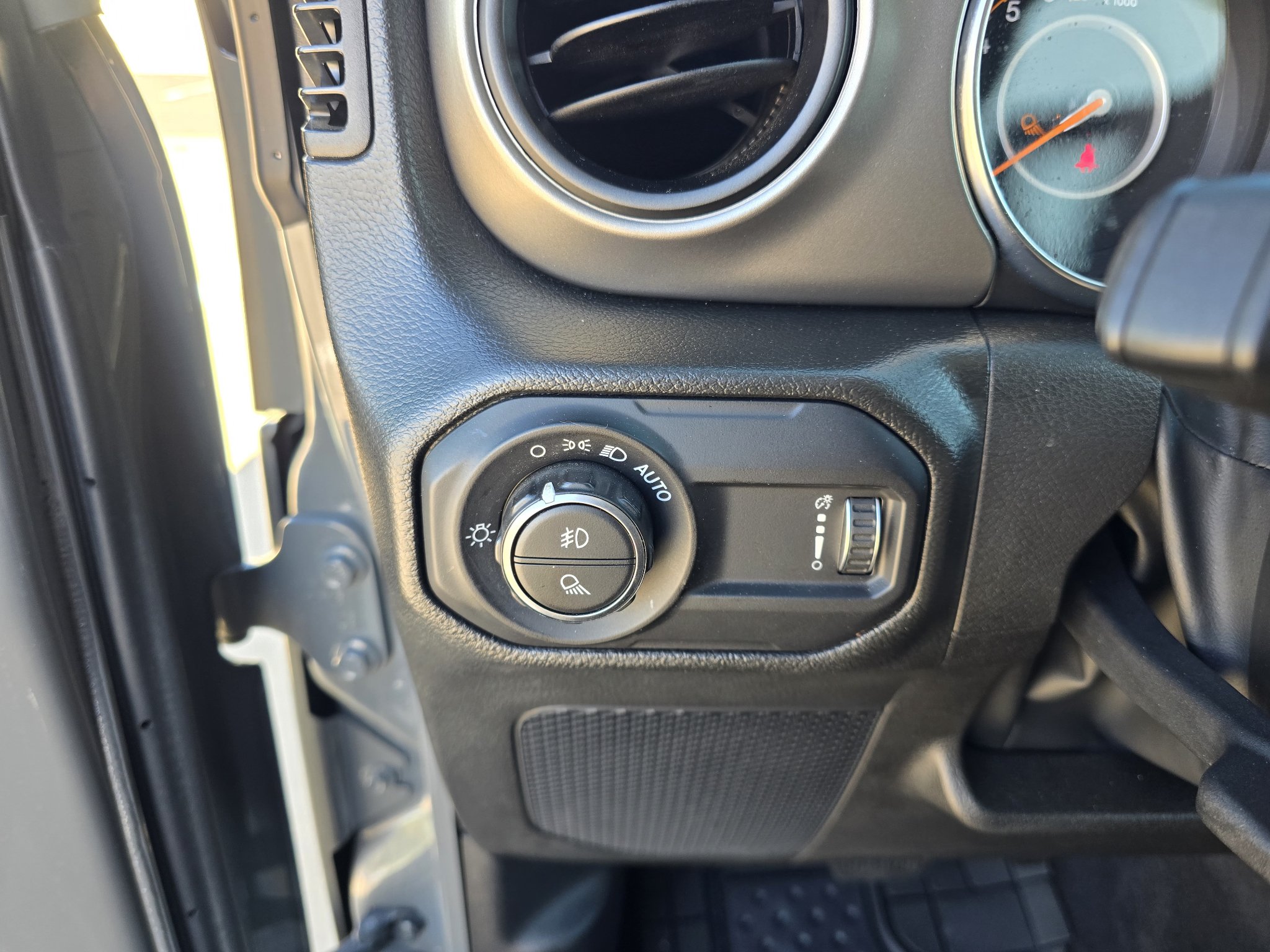 Used 2023 Jeep Gladiator Sport AWD/4WD image 20