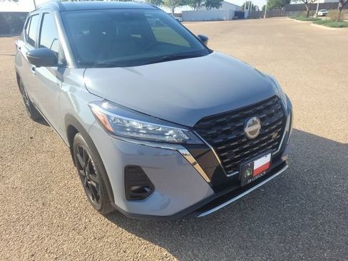 Used 2024 Nissan Kicks SR w/ SR Premium Package FWD image 4