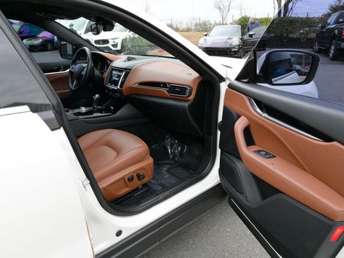 Certified 2018 Maserati Levante image 52