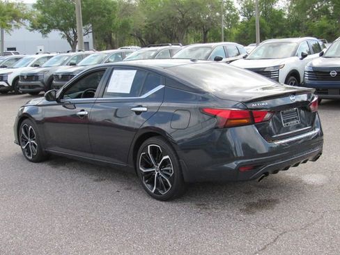 Used 2022 Nissan Altima 2.5 SV w/ SV Premium Package image 5