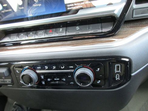 Used 2024 Chevrolet Silverado 1500 RST w/ Z71 Off-Road Package image 27