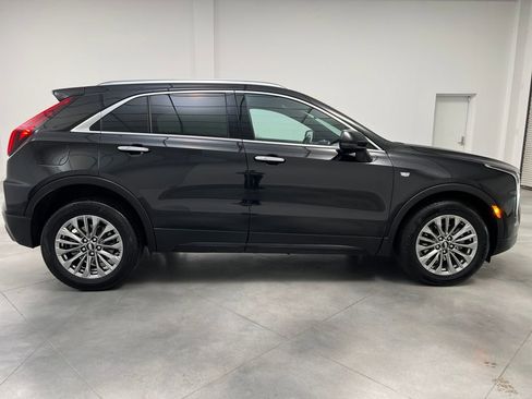 Used 2024 Cadillac XT4 Premium Luxury AWD/4WD image 8