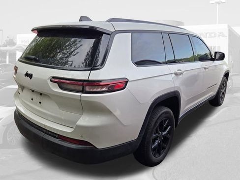 Used 2025 Jeep Grand Cherokee L Laredo AWD/4WD image 8