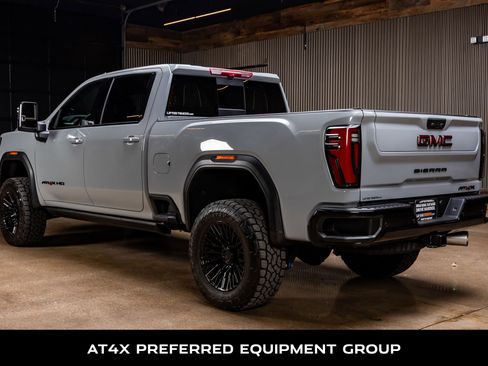 Used 2025 GMC Sierra 2500 AT4X image 6