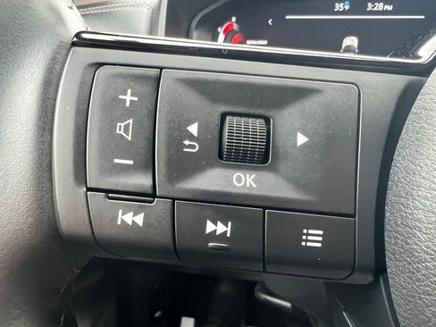 Used 2023 Nissan Rogue Platinum w/ Platinum Premium Package image 26