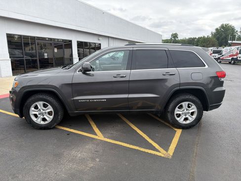 Used 2014 Jeep Grand Cherokee Laredo w/ Quick Order Package 23E AWD/4WD image 3