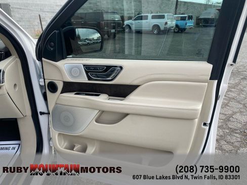 Used 2019 Lincoln Navigator L Reserve AWD/4WD image 36